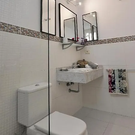 Flatguest - Lovely Apartment *
